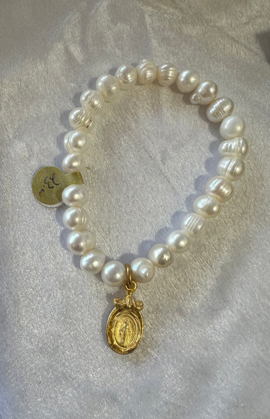 Freshwater stretch pearl bracelet Mary charm medal